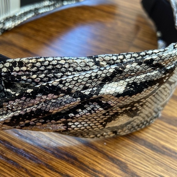 Boutique Overstock! NEW! Lot of 8 Snakeskin Print Headbands - Picture 7 of 12